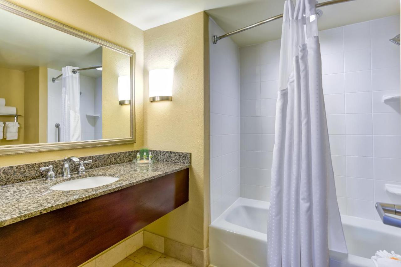 Holiday Inn Indianapolis North-Carmel By Ihg Exterior foto